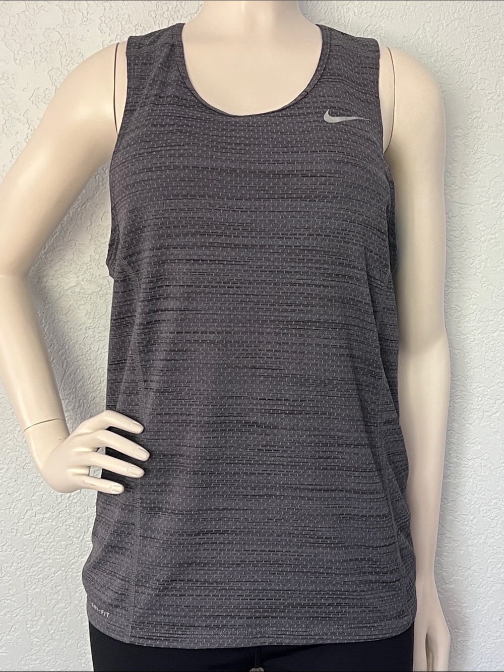 Nike Dri-FIT Gray Breathable Mesh Tank Top Running Yoga Workout Gym Womens Small